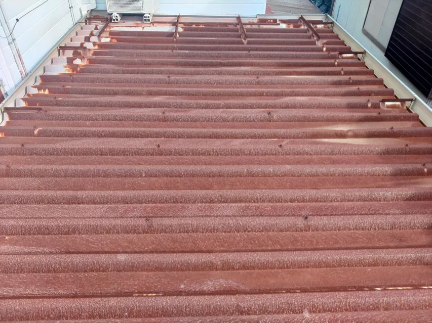 雨漏り修理（錆落とし～仕上げまで）　